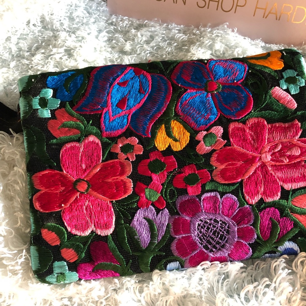 Floral oversize clutch bag 9 1/2” x 7” - Picture 6 of 7